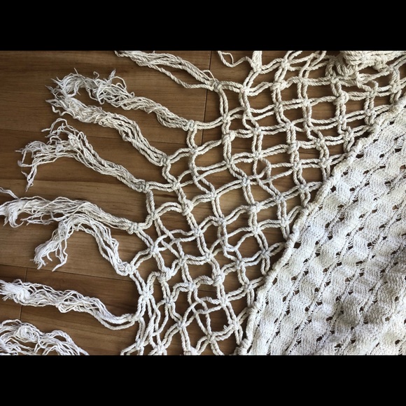 Anthropologie hand crocheted hammock - Picture 4 of 4